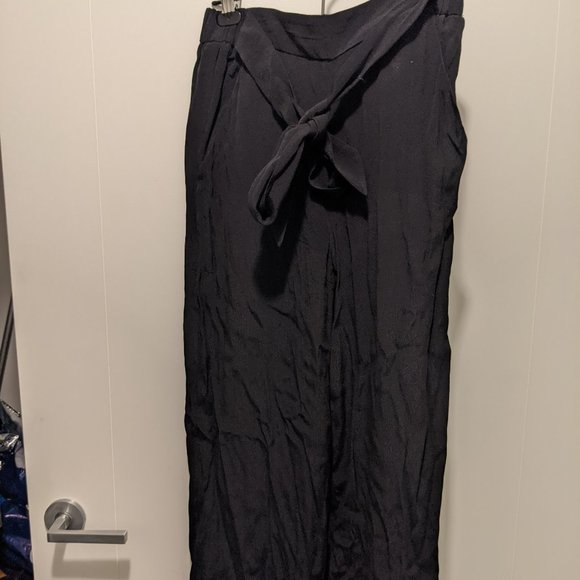 Aritzia Pants - Picture 1 of 1
